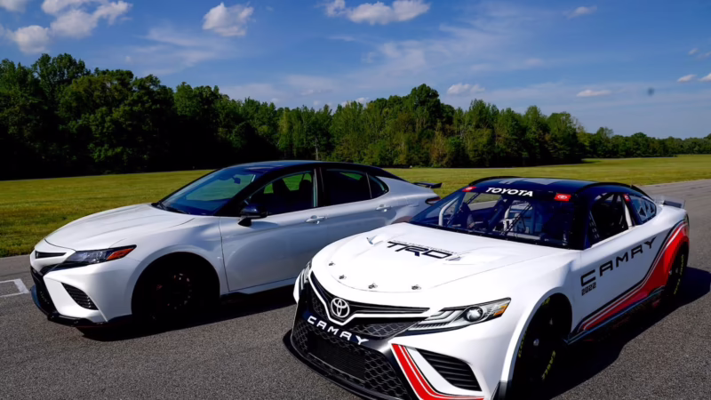 ¿Qué carro usa Toyota en NASCAR?