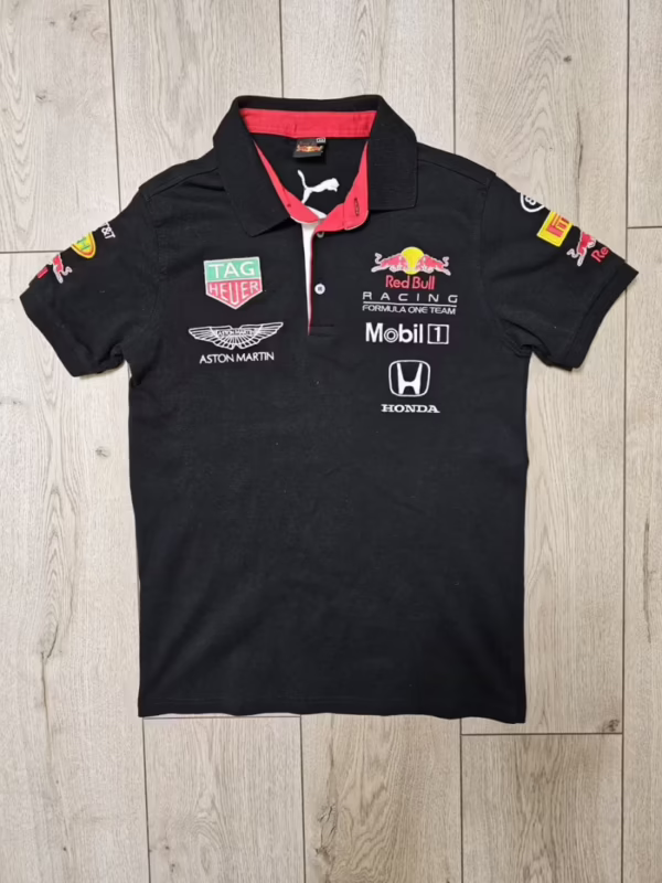 ¿Cuánto cuesta una camisa de Red Bull?