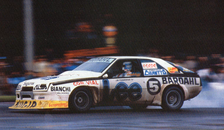¿Qué motor trae el Renault Fuego?
