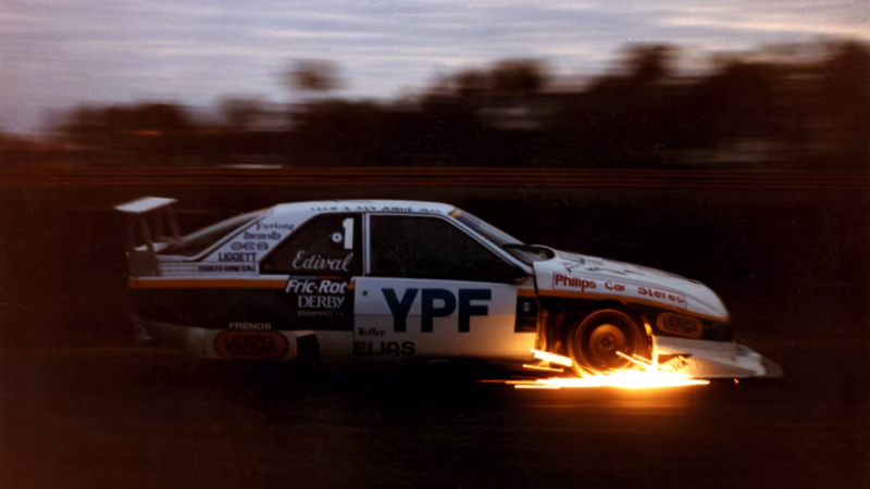 ¿Cuántos HP tiene el Renault 18?