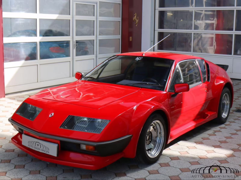 How much horsepower does a Renault Alpine GTA V6 Turbo have?