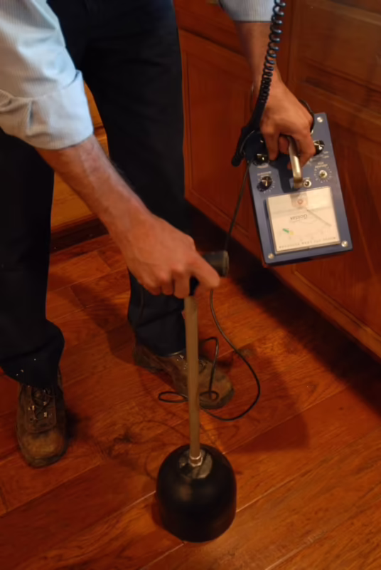 How much does it cost to fix a leak under a concrete slab?