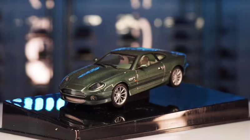 How much is a 2001 Aston Martin DB7 worth?