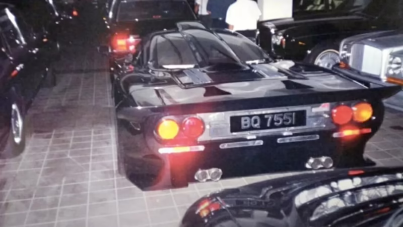 How many McLaren F1s does the Sultan of Brunei have?