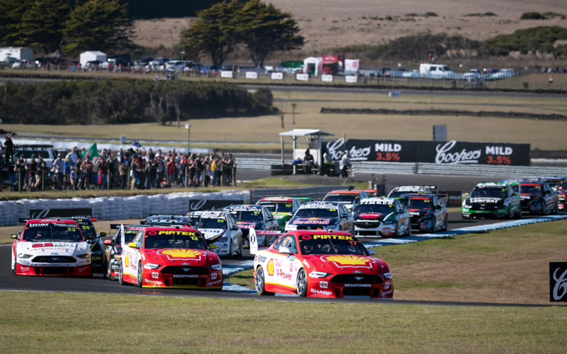 Do Supercars race at Phillip Island?