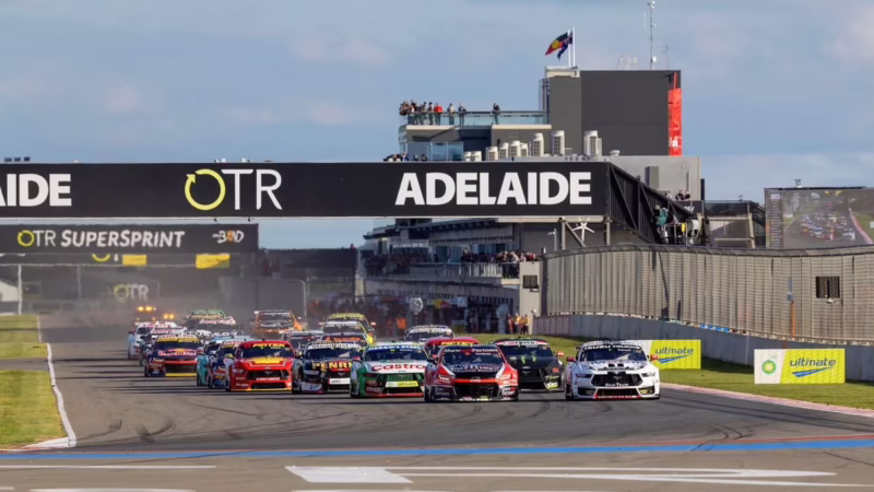 How to watch Supercars at the bend?