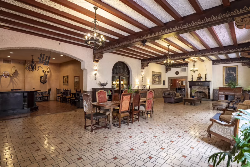 What is the history of the Holland Hotel Alpine Texas?
