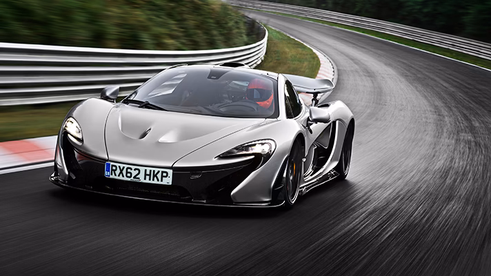 ¿Cuál es el tiempo para el McLaren P1 en Nürburgring?