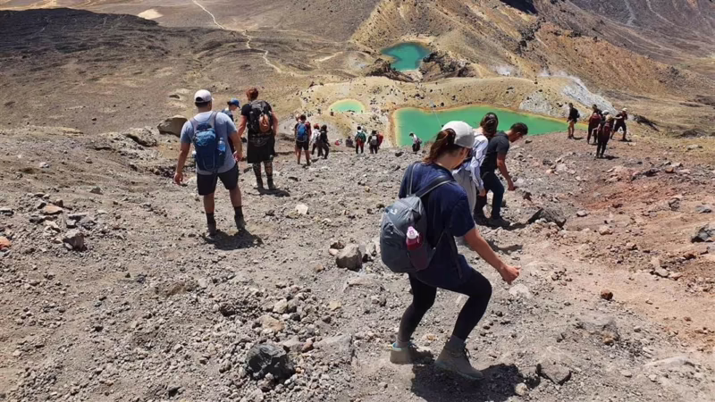 Can you do Tongariro Crossing in running shoes?