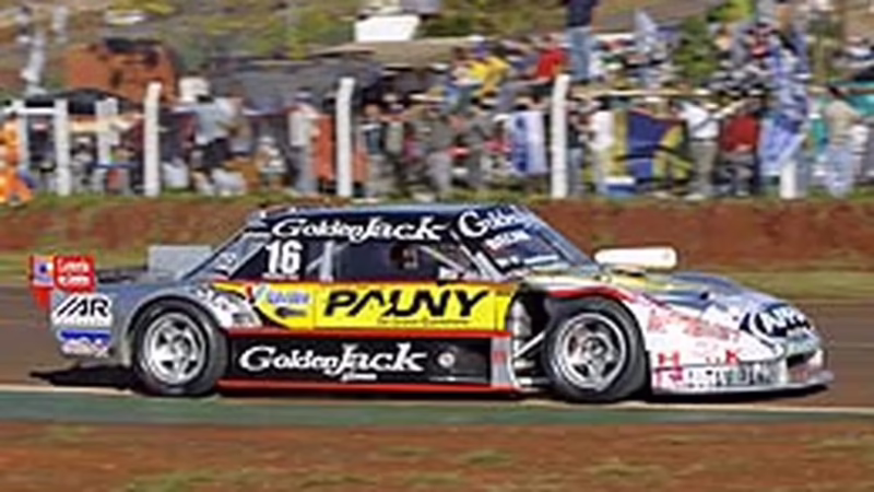 ¿En qué auto corre Pechito López?