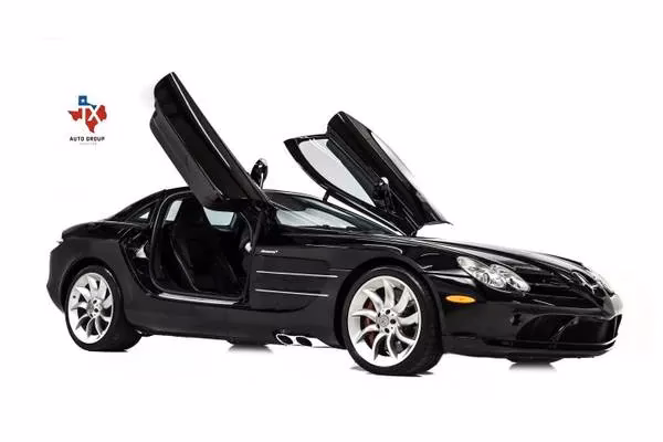 How many Mercedes-Benz 300 SLR are left?