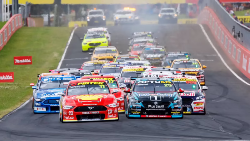 Who were the racing drivers killed at Bathurst?