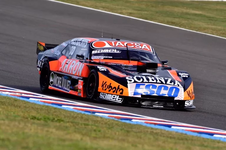 ¿Quién es Valentín Aguirre?