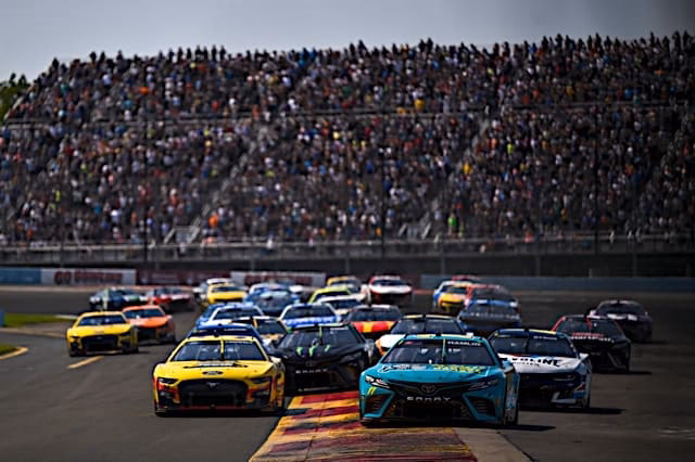 What is the average lap time at Watkins Glen?